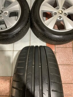 Alu kola Škoda R16 5X112 LETNÍ PNEU 205/55 R16 7mm - 9