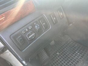 Toyota Avensis combi 2,0 D-4D 85 KW r.v. 2003 - 9
