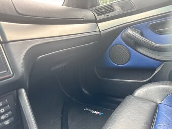 BMW M5 E39 carbonschwarz / nahradni dily - 9