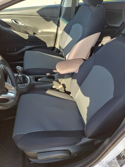 Hyundai i30 kombi - 9