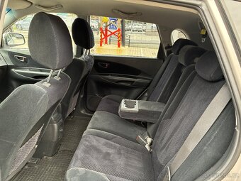 Hyundai Tucson 2.0i 104kW 4x4 KLIMA TAŽNÉ - 9