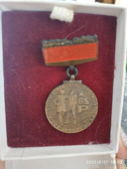 Odznaky a medaile - 9