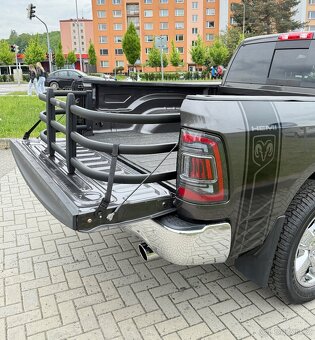 Dodge RAM 1500 5.7 HEMI—2018–4x4—TAŽNÉ 3.5t—159.000km - 9