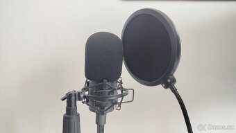 Hliníkový držák na mikrofon, odpružený + Pop filtr - 9