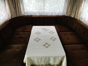 Velký dvouosý karavan Dethleffs - 9