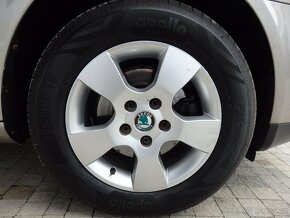 ŠKODA OCTAVIA 2 KOMBI 1.9 TDI DPF ROK 2009 SERVISKA PĚKNÁ - 9