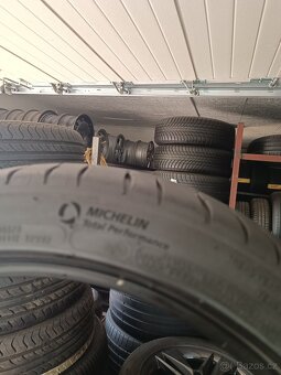 235/40r18 zánovní Michelin - 9