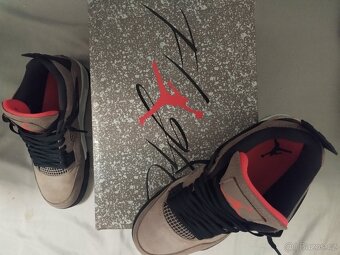 Jordan 4 | Taupe Haze - 9