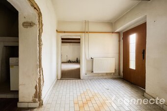 Pronájem skladovacích a provozních prostor  X m, s velkým po - 9