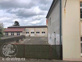 Komerční areál v obci Načeradec, užitná plocha 1 800 m2 - 9