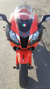 Aprilia RSV 1000 R - 9