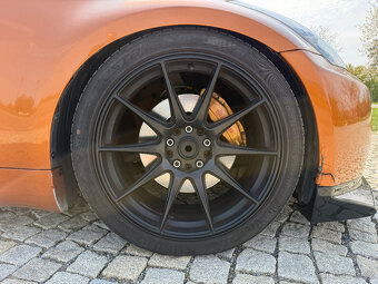 Nissan 350z - 9