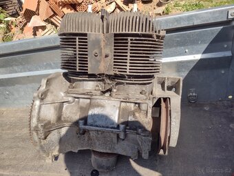 Trabant motor+převodovka - 9