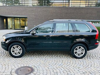 Volvo XC90 2.4 D5 AUTOMAT 1.MAJITEL VÝHŘEV SERVISKA - 9