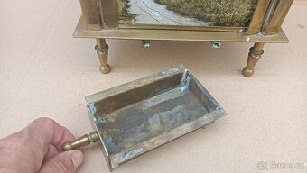 Obrovský velmi starý mlýnek na kávu. Zak.chraněno - 9