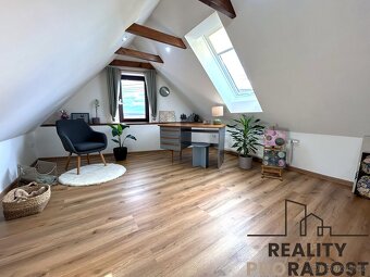 Rodinný dům 7+kk, který má styl, srdce i garáž – Kuchařovice - 9