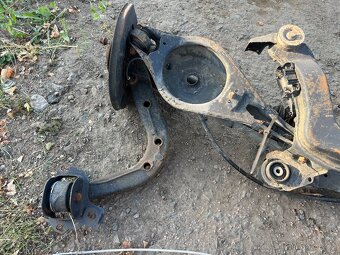 BMW E36 M3 S50B30 Zadní náprava - 9