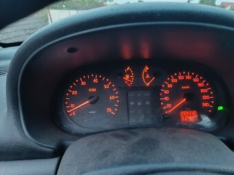 Renault Clio II - 9
