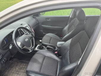 Hyundai i30 1.6 CRDi - 9