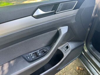 VW Passat B8 1.8TSi 132kw manuál, DPH, servisováno - 9