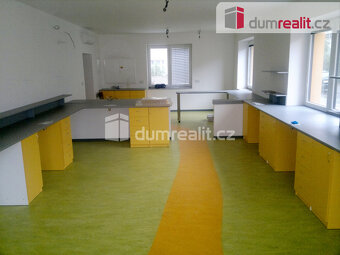 Pronájem komerčních prostor 172 m2, Praha 9 - Hloubětín - 9