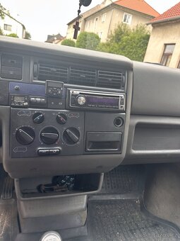 Prodám VW Caravelle 2.5 TDI 75 kw - 9