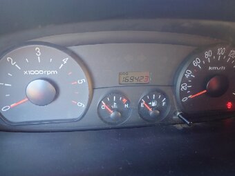 Hyundai H1 2.5 D4CB 103KW r.v. 2007 - 9