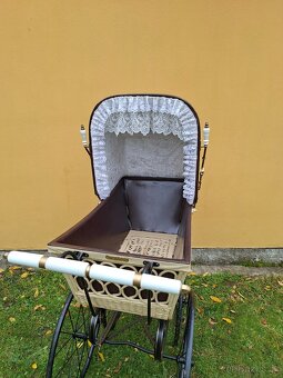 Starožitný kočárek pro miminko č.  1177 - 9