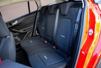 Ford Focus Kombi 1.5 EcoBoost Active X A/T Aj na splátky - 9