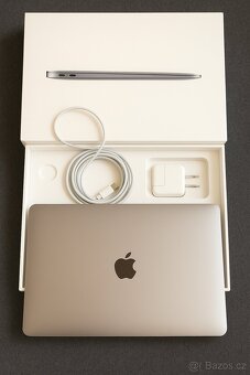 Macbook Apple M1 chip 8 GB LPDDR4 RAM 256GB solid-state disk - 9