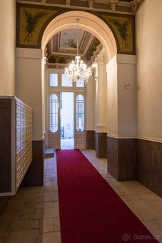 Pronájem bytu 1+kk, 37 m²-Karlovo náměstí, Praha - od - 9