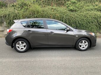 Mazda 3    1.6 i - 9