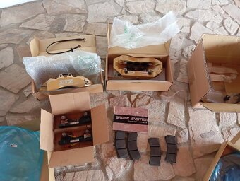 Brzdový kit 330mm 6-ti pístek - 9