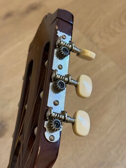 Klastická kytara Yamaha C40 se strapp buttons a pouzdrem - 9