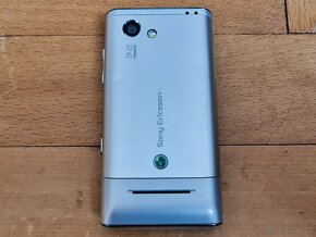 Sony Ericsson T715 ve stavu nového - 9