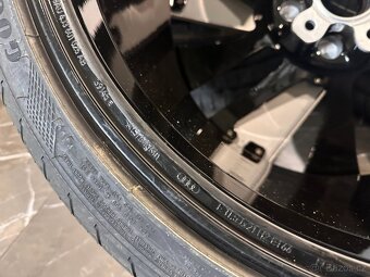 original Audi R21 E Tron GT RS 4J3601025J - 9