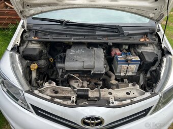 Toyota Yaris III--1,0-51kw 2013,-náhradní díly - 9