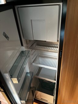 LMC Breezer H737G - 9