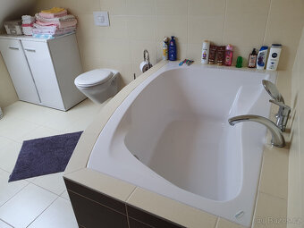 PRONÁJEM BYTU 2+KK VE ZLÍNĚ V LOUKÁCH - 9