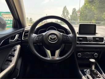 MAZDA 3 2.0 88 KW - BENZÍN - 9