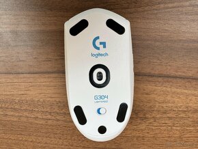 Logitech G304 Lightspeed Wireless Gaming Mouse - 9