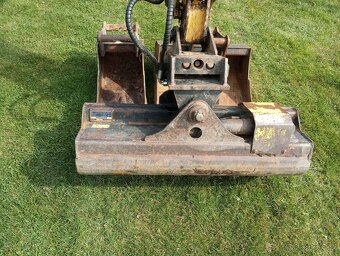 Prodám mini bagr Yanmar SV18 - 9