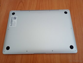 Macbook Air 13 palců M1 chip 16GB RAM 512 SSD 36 cyklů - 9