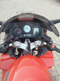 Prodám Honda VFR 800FI RC48 - 9