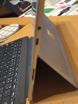 Microsoft Surface Go 3 128 GB - 9