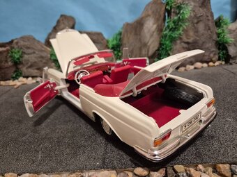 Prodám model 1:18 Mercedes Benz 280SE - 9