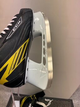 BRUSLE CCM TACKS 1792,   vel. 9 /44 - 9