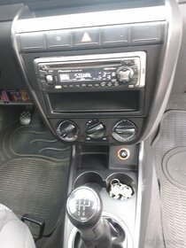 VW  FOX 1.4i - 9