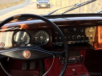 Jaguar MK2 - 9
