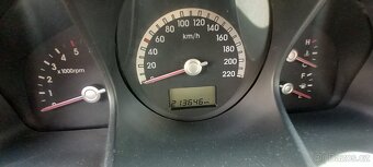 Kia Sportage 2.0crdi 4x4 - 9